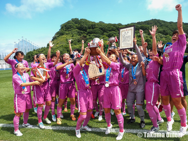 2024藤枝順心サッカー2連覇夏冬2冠史上最多7度目日本一常盤木学園ハローキティ 優勝・準優勝校写真掲載】2024年度 全日本高校女子サッカー